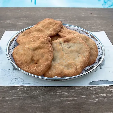 Hotel Pyrgos Petropoulaki 4*