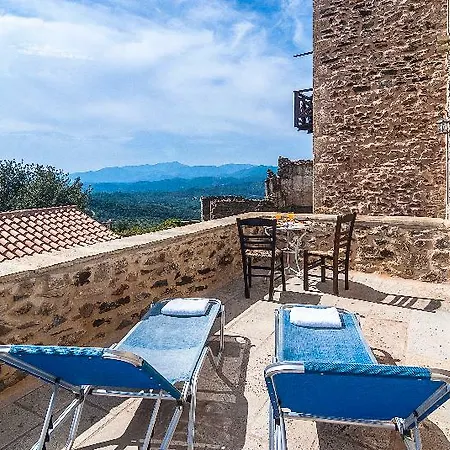 Pyrgos Petropoulaki 4*