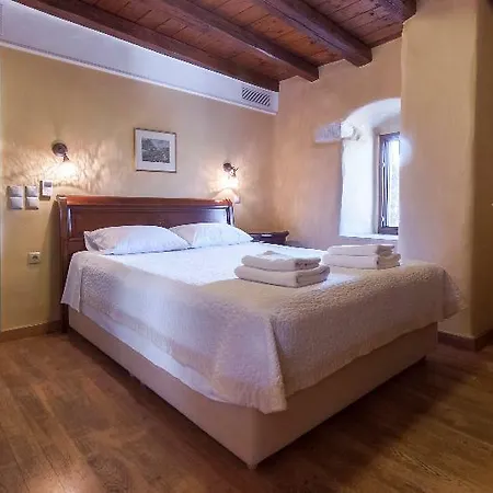 Pyrgos Petropoulaki Hotel 4*