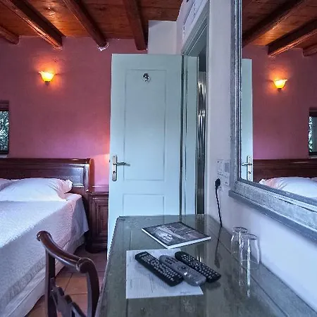 Pyrgos Petropoulaki Hotel
