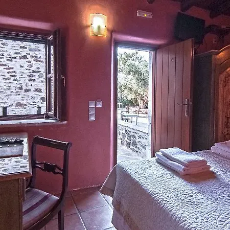 Pyrgos Petropoulaki Hotel Mavrovouni (Laconia)