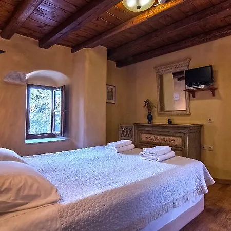Hotel Pyrgos Petropoulaki 4*