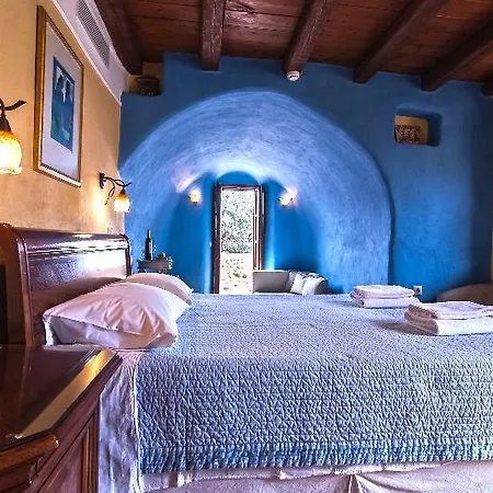 Pyrgos Petropoulaki 4*